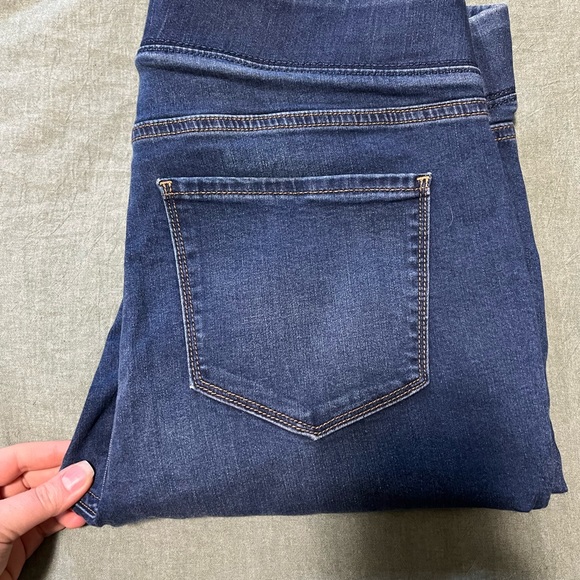 Jeans - Picture 2 of 3